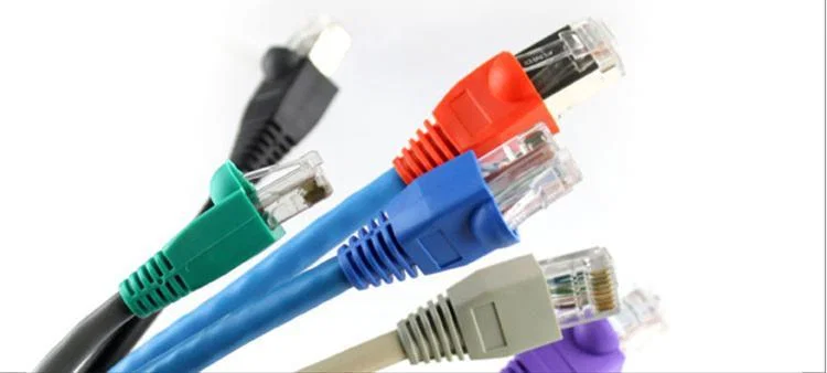 Plastsprøytestøpemaskin med patchkabel, injeksjonsmaskin med patchkabel, maskin for produksjon av patchkabel.