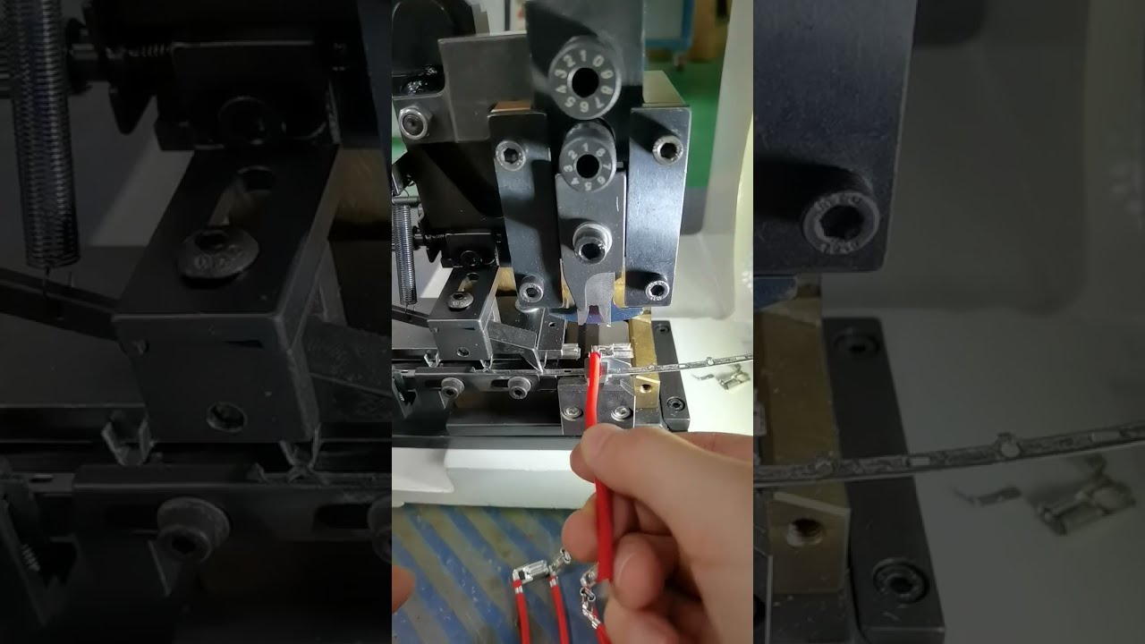 Stille terminalmaskin med horisontal formkrimping – ekte arbeidsvideo #fabrikk #maskin