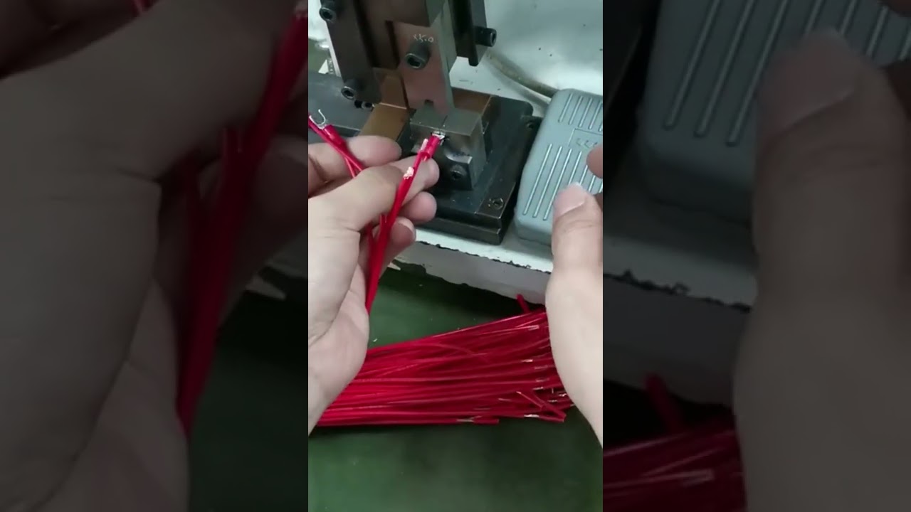 2.0-T Terminal Crimping Machine with Single Grain Mold