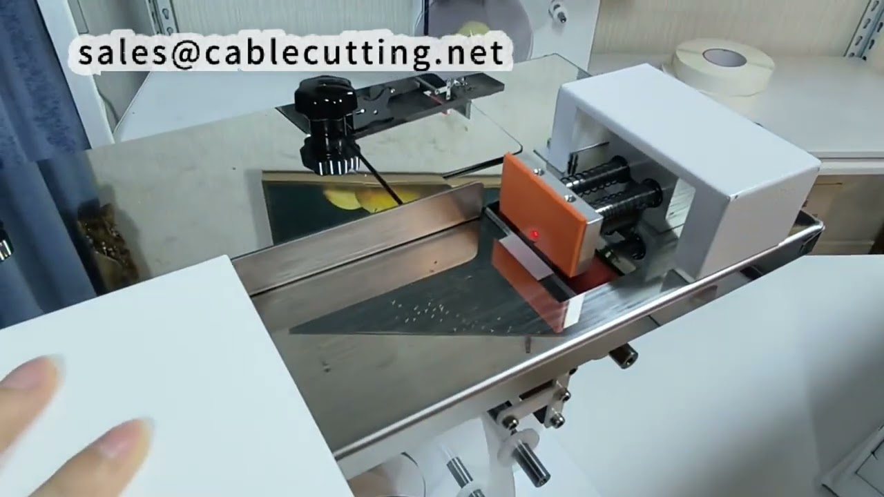 Right Angle Labeling Machine 15-50mm Label, Max 105mm Box Radius Compatible